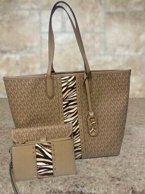Michael Kors Eliza XL Safari Tote & Matching Wallet Camel Calf Hair Center Strip